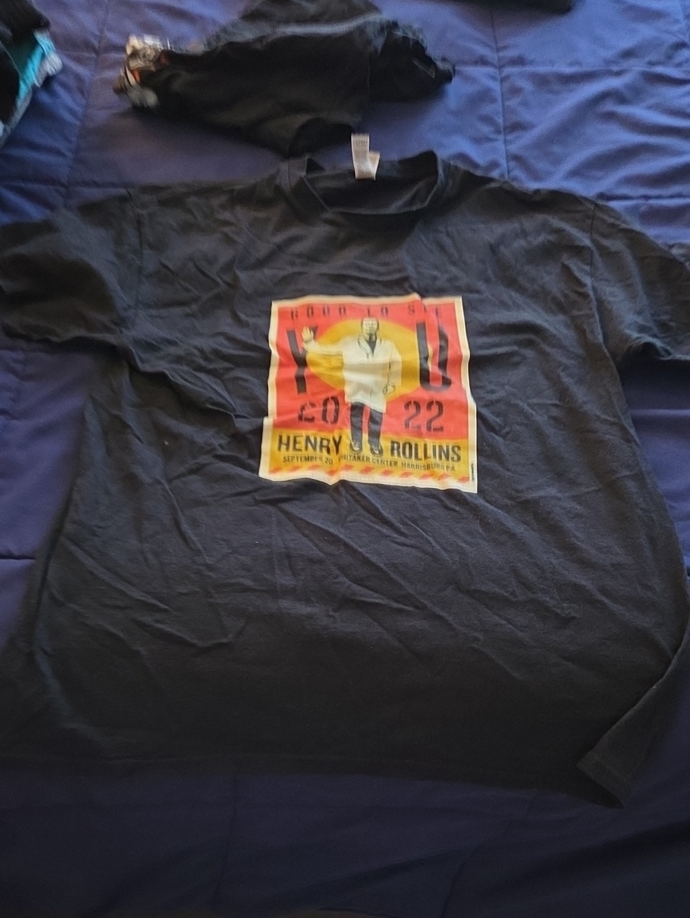 Gildan Black Short Sleeve T‑Shirt with Yellow and Red Graphic